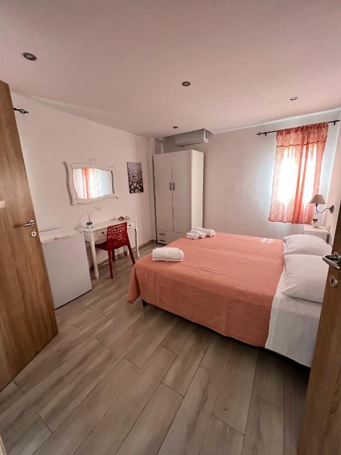 Camere Dieci Maggio Ponza Eksteriør bilde